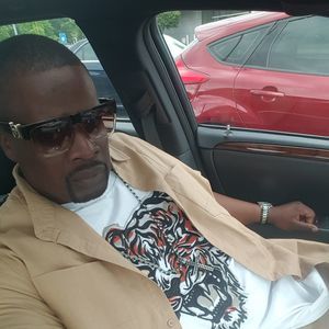 Meet your Posher, Santana